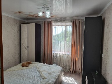 Срочно торг продаётся 3-х комнатная квартира