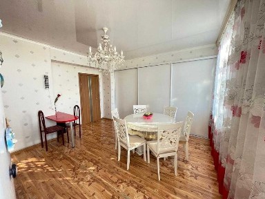 / Продам квартиру 3х ком студию проспект Ленина, ТОРГ, 2/4 этаж, Центр!