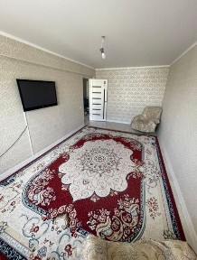 продам 4 комнатную квартиру