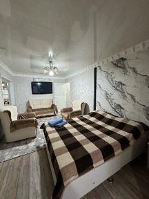 Сдаётся по суточно 3-х комнатная квартира