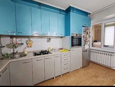 Сдаю 4х комнатную квартиру 280000тг