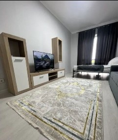 Хорошая и светлая квартира, в оживленном районе!