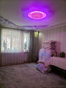 Тез арада қызыл кірпіштен салынған үй сатылады