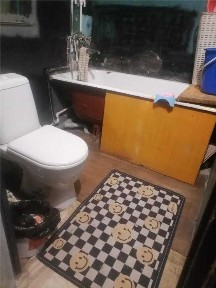 Продаю 1-комнатную квартиру на 12 мкр, остановка рядом