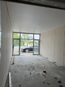 Строительный магазин сдаем помещение