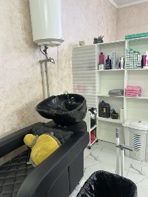 Сдается кресло для парехмахера женского в салоне красоты