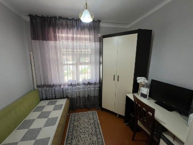 Продам дом, по центральной улице, п. Карабулак, Ескельдинский район