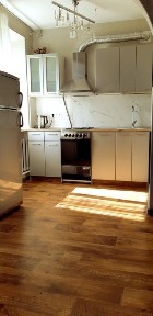 Сдам квартиру на длительный срок. В центре города.