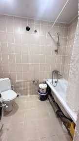 Үй сатылады. Үй жақсы таза адам тұрмаған.