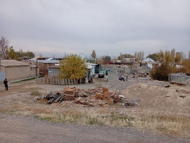 Продается дом времянка участок 9 соток и есть фундамент