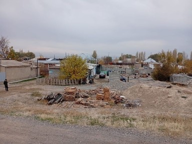 Продается дом времянка участок 9 соток и есть фундамент