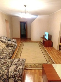 Сдам Квартиру студию в центре на 5 мкр