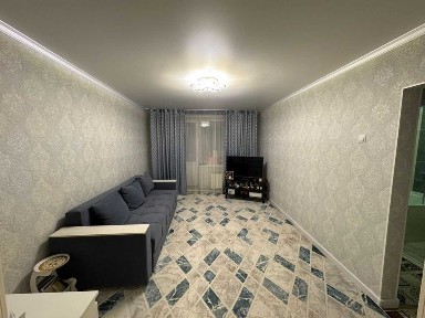 Продам 2х ком квартиру Эмиль Империя