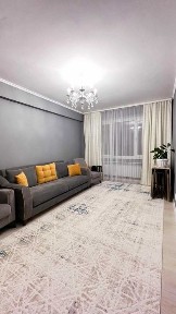 Продается 4-комнатная квартира в 7-мкр. Иван Империя