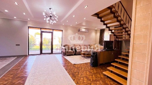 Продается двухэтажный, новый дом, Анна Империя