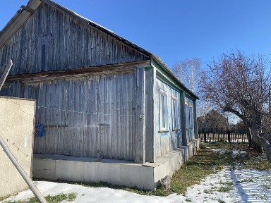 Дом в сельской местности ( возможен торг)