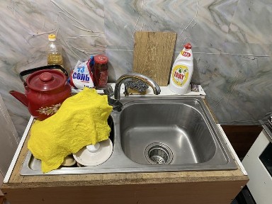 Сдается однокомнатная квартира в центре города по улице Идрисова 5