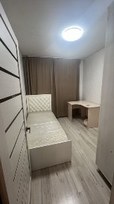 Сдам четырех комнатный квартиру на длителный срок !