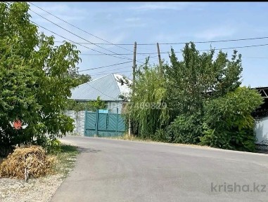 Дом в хорошем районе.