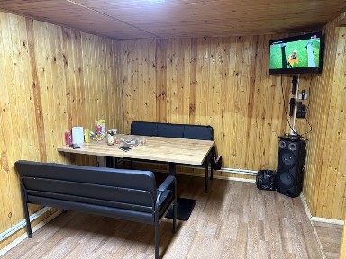 Домик с баней, беседкой.