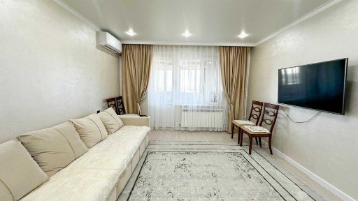 Продается 3-комнатная квартира в Центре Иван Империя