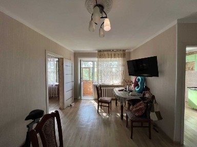 Продам 2 комн, на 17 мкр