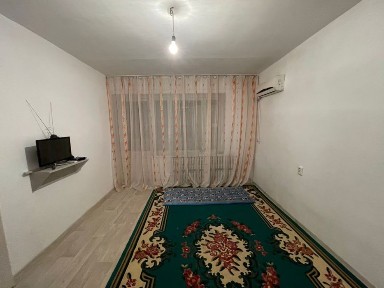 1комнат үй сатылады