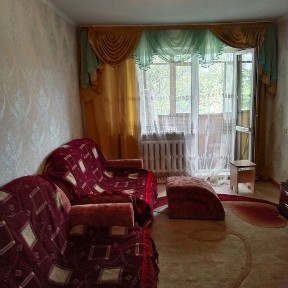 Сдам 3 комнатнаю квартиру в пришахтинске