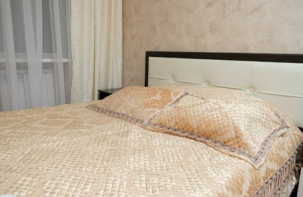 1-но комнатная по Абая. Центр.