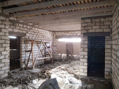 Коктемнен бітпеген уй сатылады 240 кв м, жері өте жақсы, құнарлы