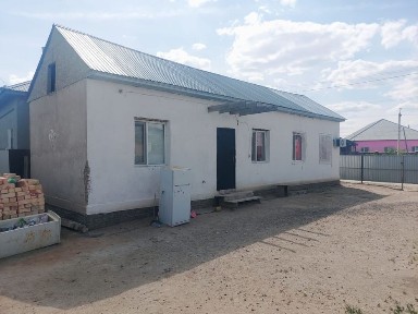 Недостроенный дом с времянкой