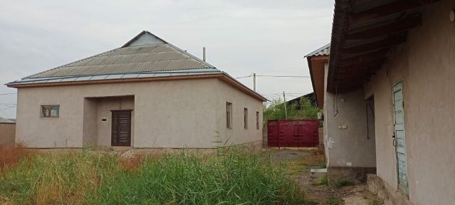 Туркестан қаласында үи сатылады.