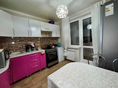 Продажа 3-комнатной квартиры 8 Микрорайон