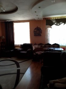 продам техкомнатную квартиру район детского мира, магазин Топалек