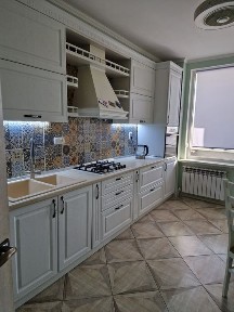 Продаётся квартира в самом центре города, с видом на площадь.