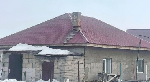 Дом үй 4 комната. Квартира 120 кв. м. Земельный участок 7,5 соток
