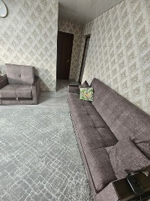 Продам трёхкомнатную квартиру в самом центре города, в районе магазина