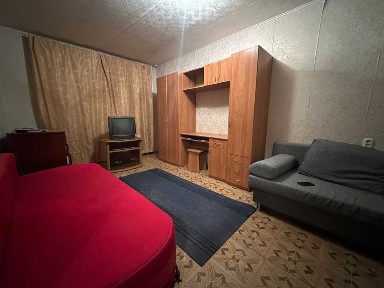 Продам 1 комнатную квартиру в районе военного городка