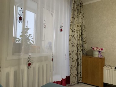 Сдается однокомнатная квартира на длительный срок либо в субаренду.