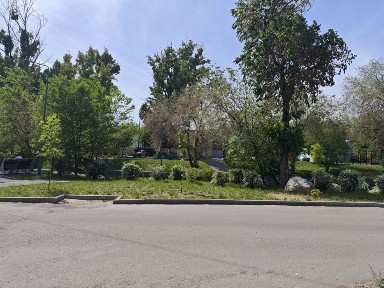 Продается дом возле парка