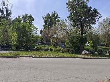 Продается дом возле парка