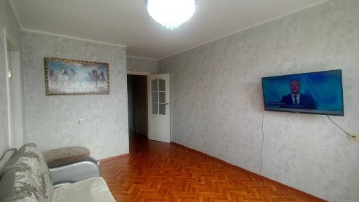 Трехкомнатная район Пединститута 4 этаж