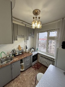 Продаётся 2-комнатная квартира в 5 микрорайоне.