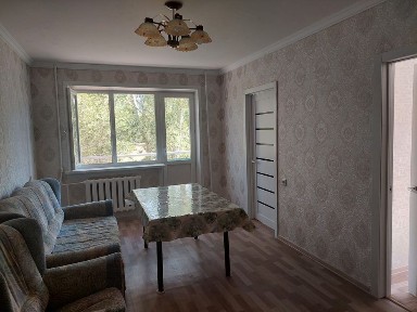 Продам 4комн квартиру по адресу 4микр 33дом.