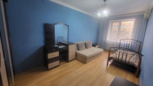 Сдам 4 комнатную квартиру