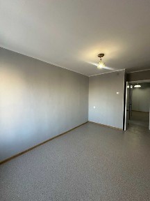 В продаже 2х комнатная квартира в раойне Военного Городка на 2 этаже