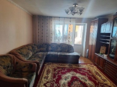 Сдам квартиру 4ком на против Кинотеатра Локомотив