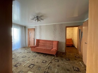 Сдам на долгий срок 2-х комнатную квартиру.