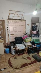 Продам 3ком на 1ом этаже есть отдельный вход можно под магазин или сал