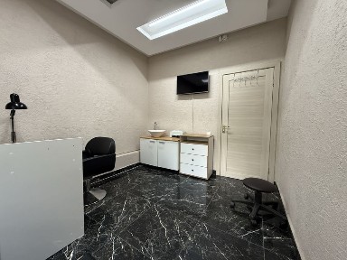 Сдается в аренду кабинет маникюра и педикюра